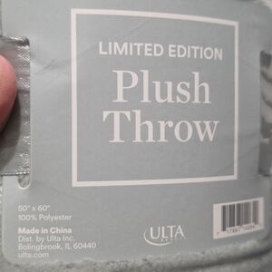Ulta Beauty Plush Throw - Light Gray